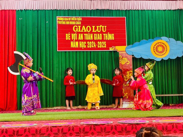 Giao lưu : "Bé với an toàn giao thông"